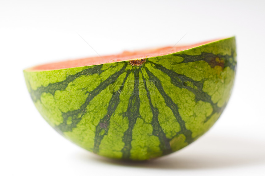 盘子上和白背景上的西瓜片食物白色生活水果营养西瓜烹饪图片