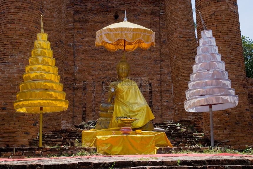 泰国Ayutthaya的佛像白色宗教沉思文化黄色雕像寺庙废墟图片