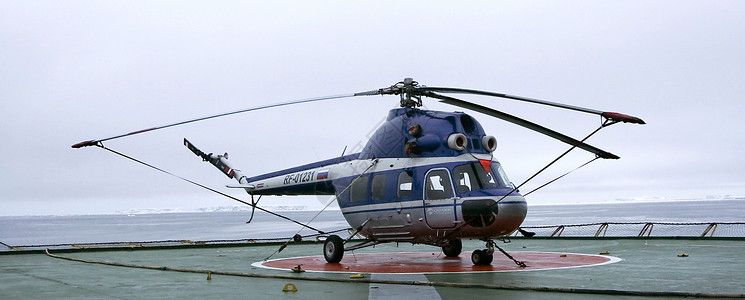 俄罗斯直升机破冰冻结空气航班背景图片