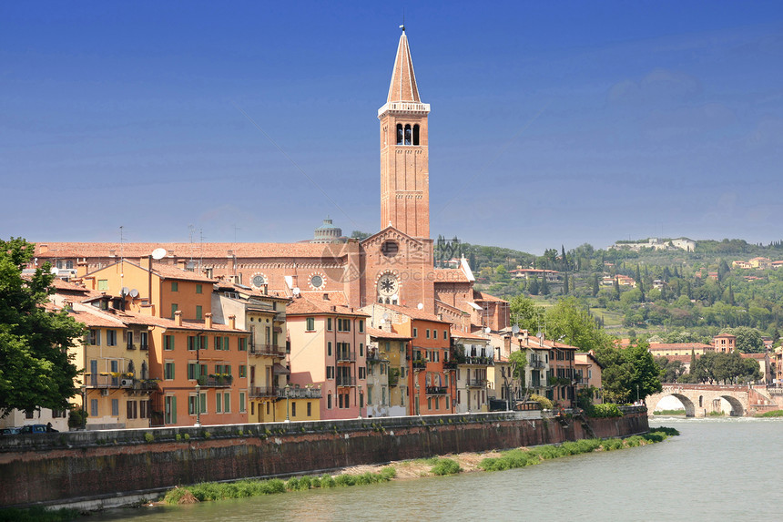 意大利维罗纳的隆加迪热韦罗纳建筑学城市旅行全景文化地标大教堂旅游太阳蓝色图片