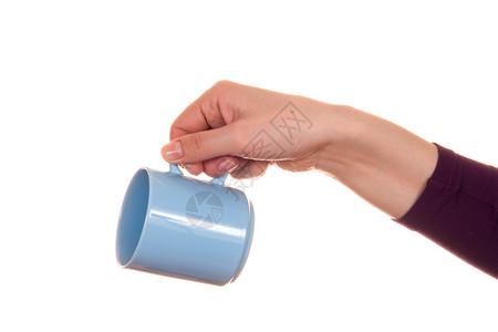 手拿着杯子玻璃概念信号手指蓝色菜肴女性棕榈咖啡高清图片