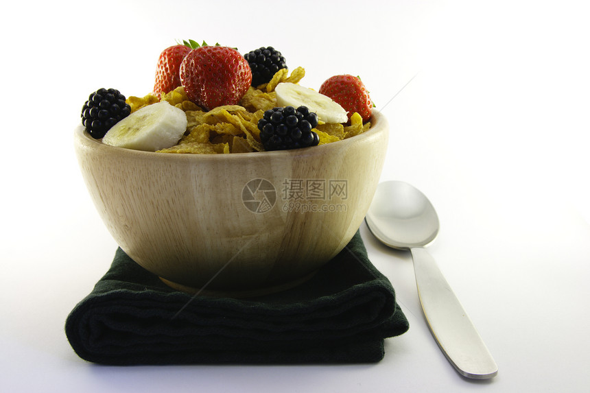 玉米花和水果 与Napkin和Spoon饮食浆果餐巾食物午餐薄片早餐玉米片勺子小吃图片