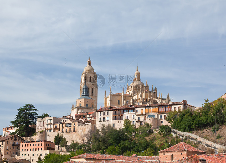 西班牙塞戈维亚大教堂街道国民外观拱门艺术城市纪念碑天空教会旅游图片