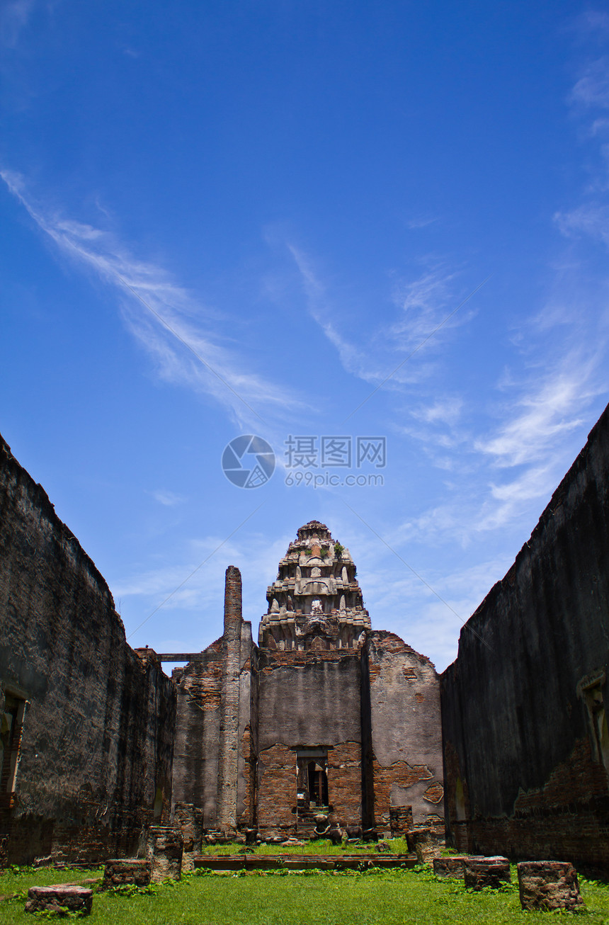 在泰国的Lopburi游客信仰废墟石头寺庙旅行假期建筑天空考古学图片