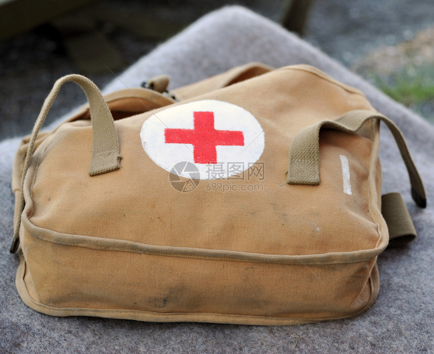 急救袋帮助急救愈合十字绷带图片