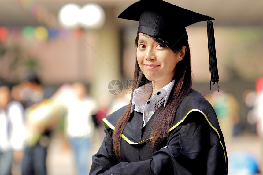 脱离亚洲女童毕业头发学校中学微笑学习快乐少数民族大学学生女士图片