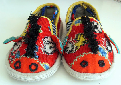 猪头鞋红色手工业手工农村孩子们繁体传统童鞋背景图片