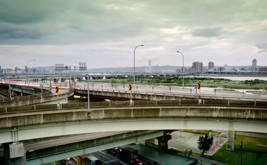 交通城市车道景观车辆建筑环形市中心速度地标旅行运输图片