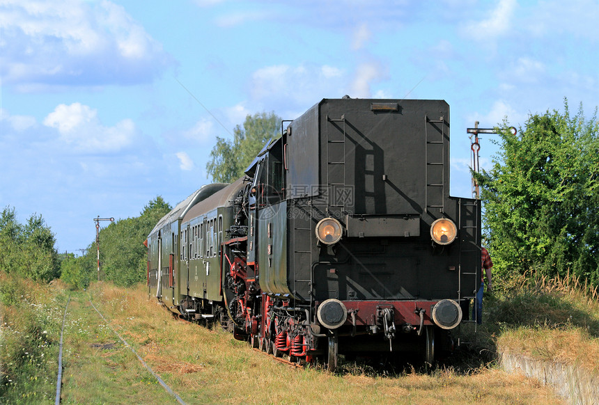 火车站的蒸汽列车历史风景机车运输机械乡愁车辆信号铁路环境图片