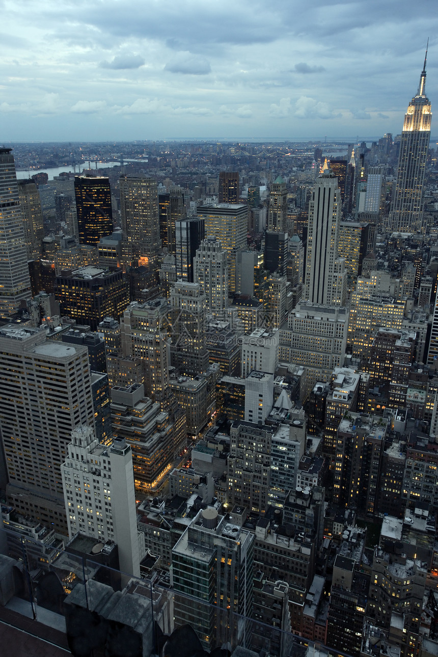 黄昏时纽约市图片