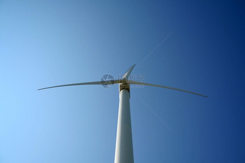 纯能源技术尾迹涡轮机风车电气小径太阳线条天空蓝色图片