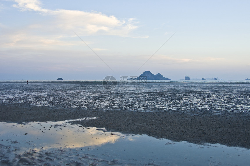 安达曼海日落天空太阳海岸反射高尔夫球风景海滩旅游热带海岸线图片