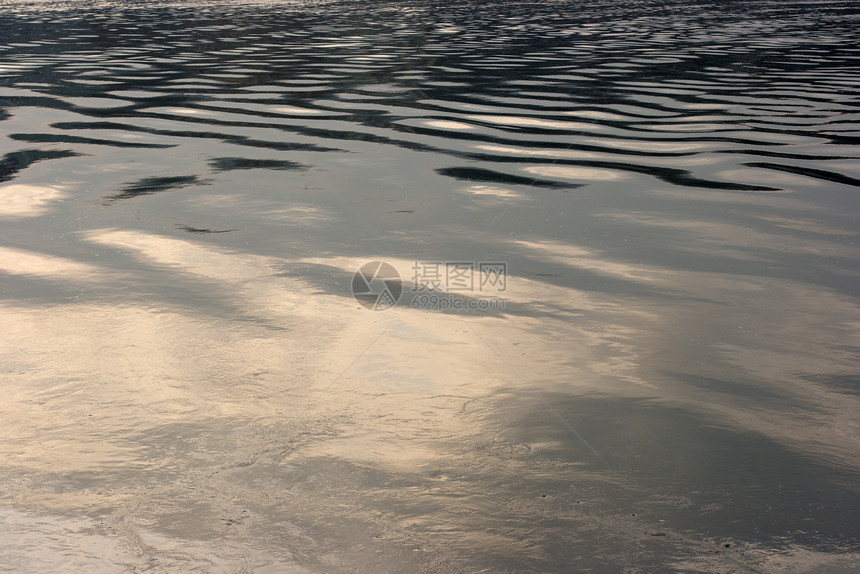 水池塘游泳海洋墙纸潜水太阳波纹阳光反射灰阶图片