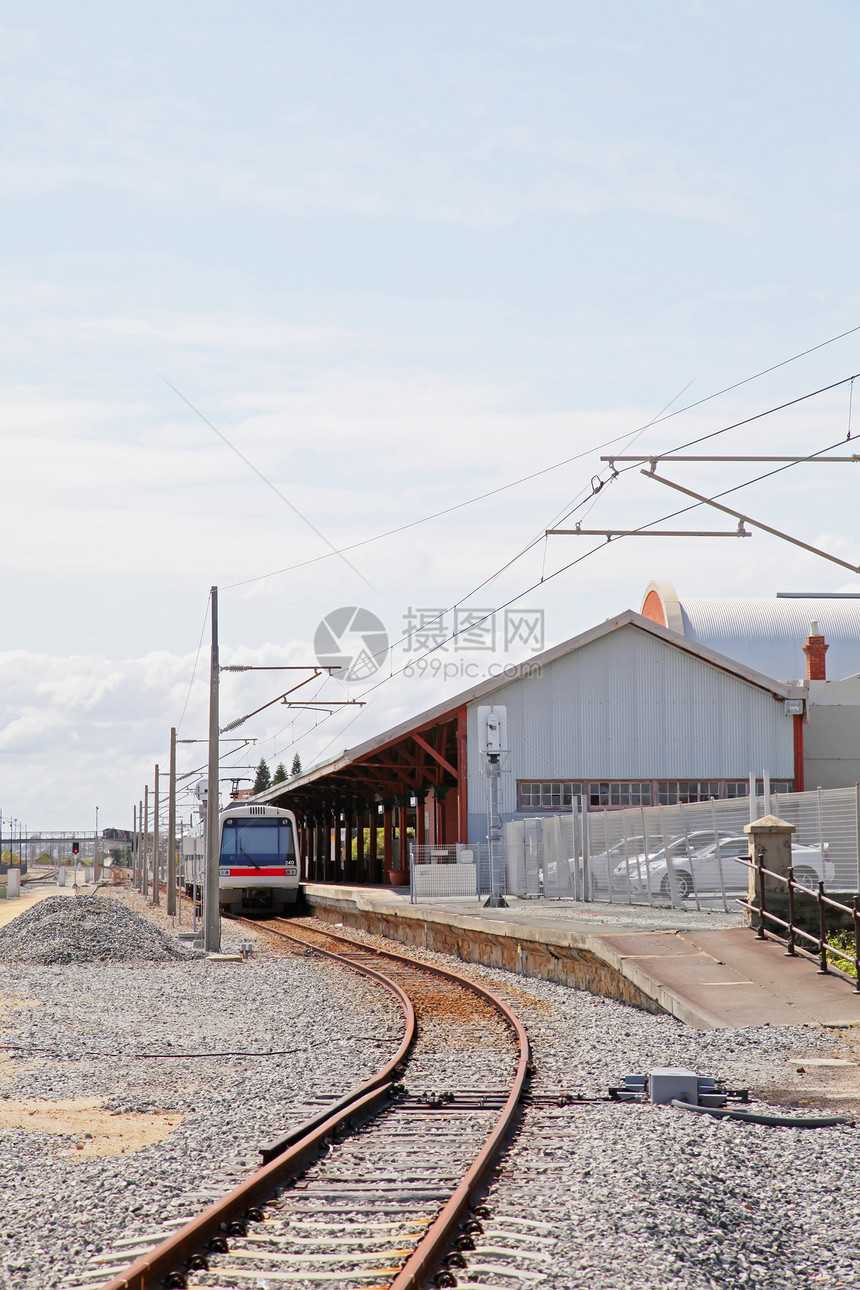 火车站运输小路晴天民众旅游车站旅行曲目游客铁路图片