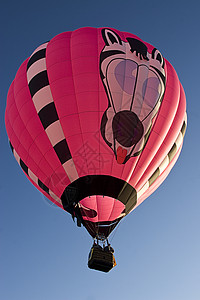 多色热气球旅行资格航班航空剥皮飞行俘虏运输天空高度高清图片