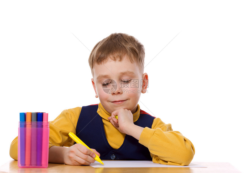 男孩图画乐趣桌子活动男生金发幼儿园家庭作业幸福艺术家铅笔图片