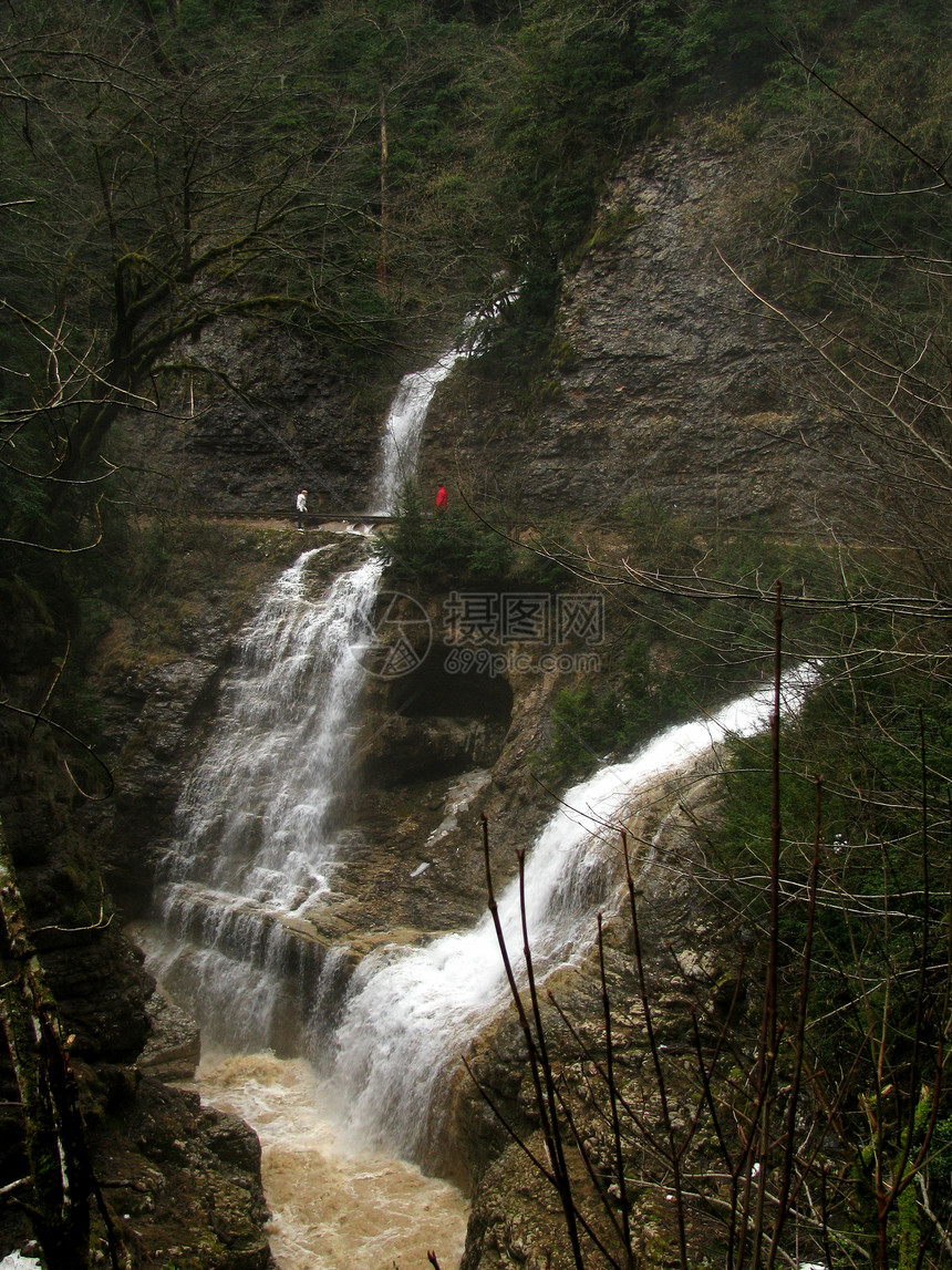 瀑布湿度纪念物岩石外貌对象全景地形山脉植物森林图片