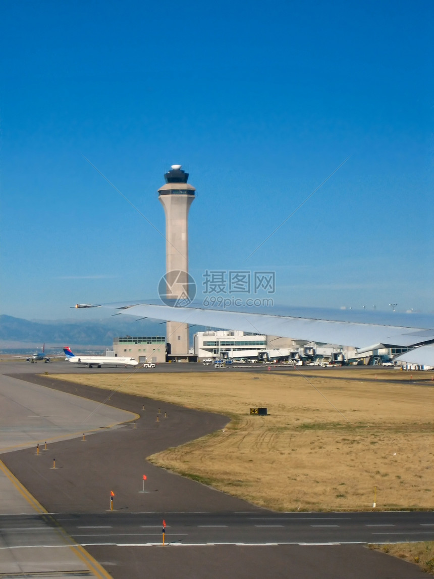 机场和飞机鸟瞰图跑道运输航空旅游交通游客商业航空公司飞行图片