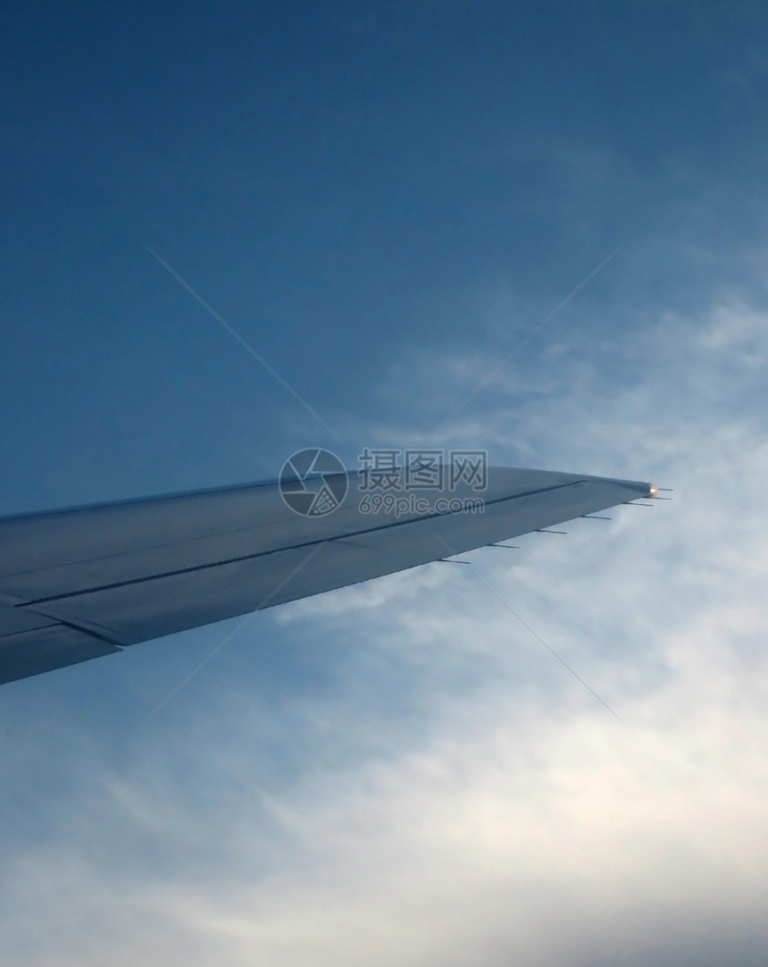 飞机和航空鸟瞰图空气人士翅膀天空控制器乘客机身旅游飞行器图片