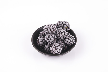 冰冻黑莓冷藏冰镇浆果冷冻甜点水果食物速冻黑色盘子背景图片