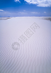白沙纪念碑旅行天空蓝色涟漪沙漠场景白色纳米沙丘背景图片