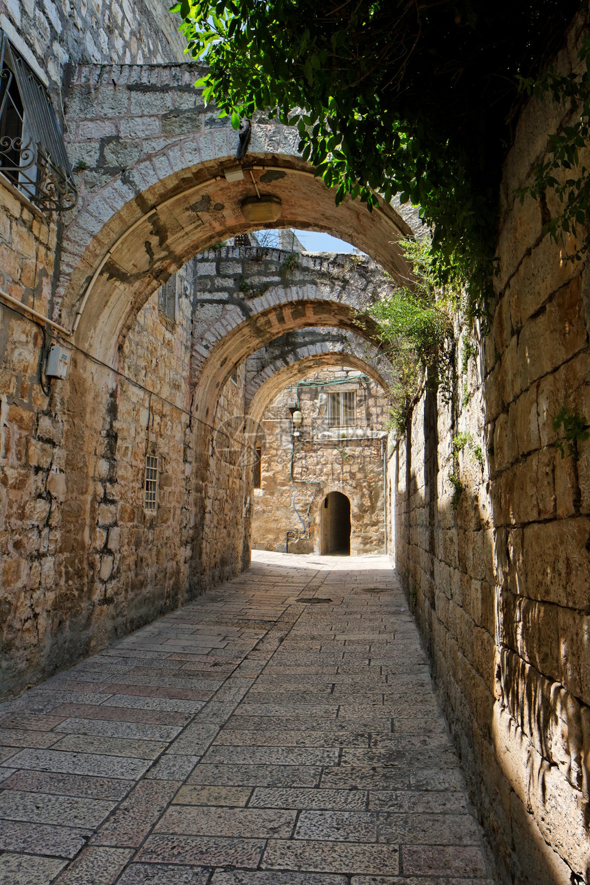 耶路撒冷旧城的拱门通道;图片