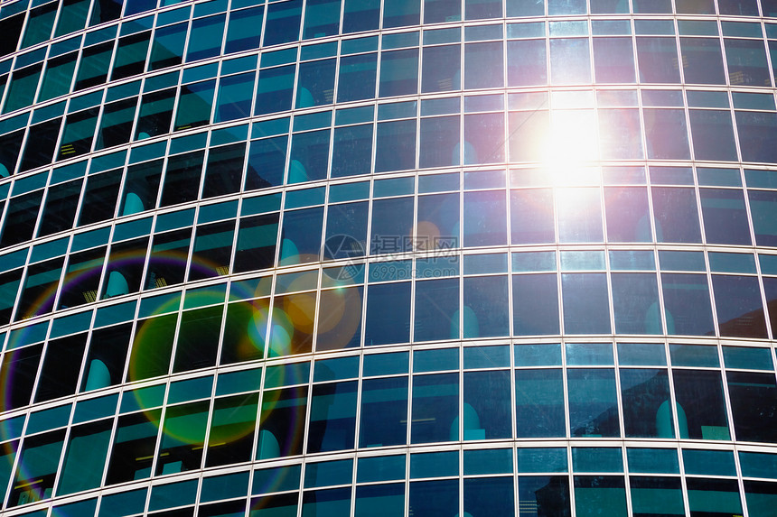 摘要视图 - 摩天大楼窗口和太阳耀斑图片