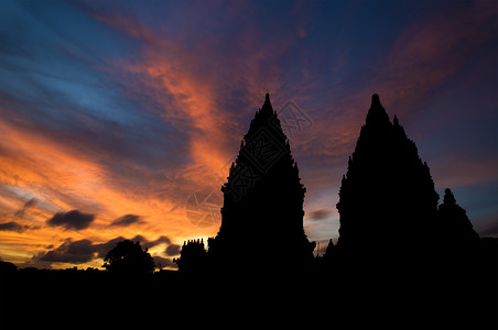 日落时的印度教寺庙高清图片
