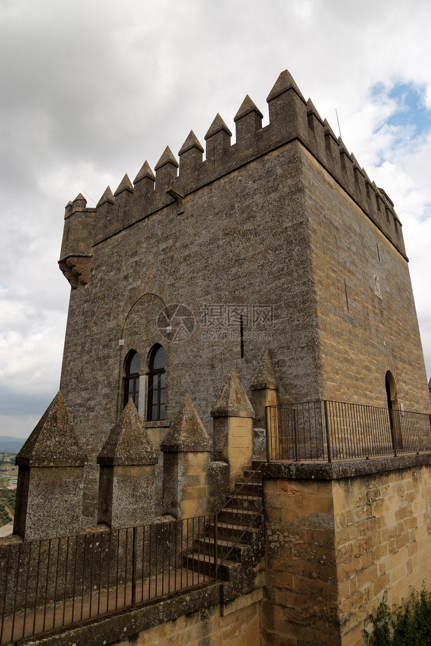 西班牙中世纪城堡塔正方形房子历史性积木天空旅行锯齿状墙壁历史建筑图片