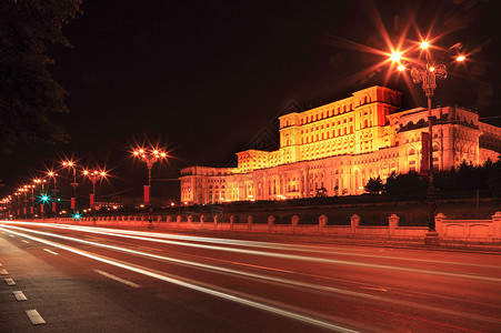 夜间交通人民汽车建筑学小径城市照明运动旅行议会建筑高清图片