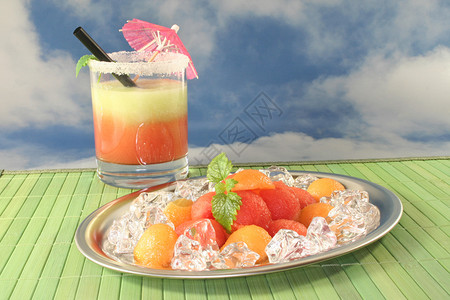 冰上吃美瓜水果片果味冰沙熏肉热带冬瓜冰块瓜片甜点水果背景图片