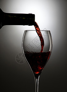 葡萄酒杯酒吧红色玻璃背景图片