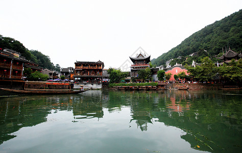 中国凤凰城的风景房子游客少数民族城市村庄吸引力建筑背景图片