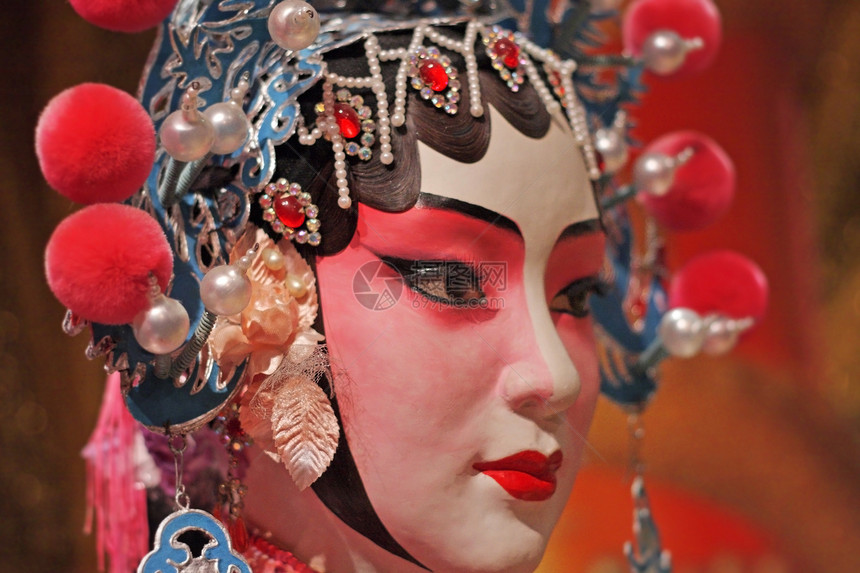 中文歌剧木偶和红布作为文字空间 是一个玩具 不是服饰化妆品窗帘展示娱乐戏剧传统文化旅游演员图片
