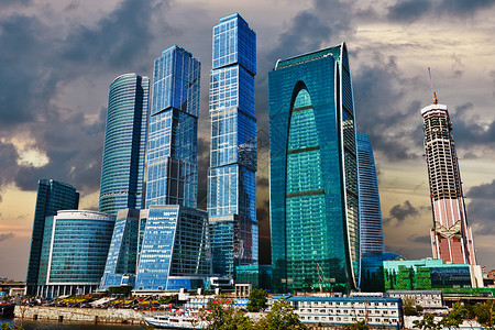 现代高楼建筑群组合背景图片