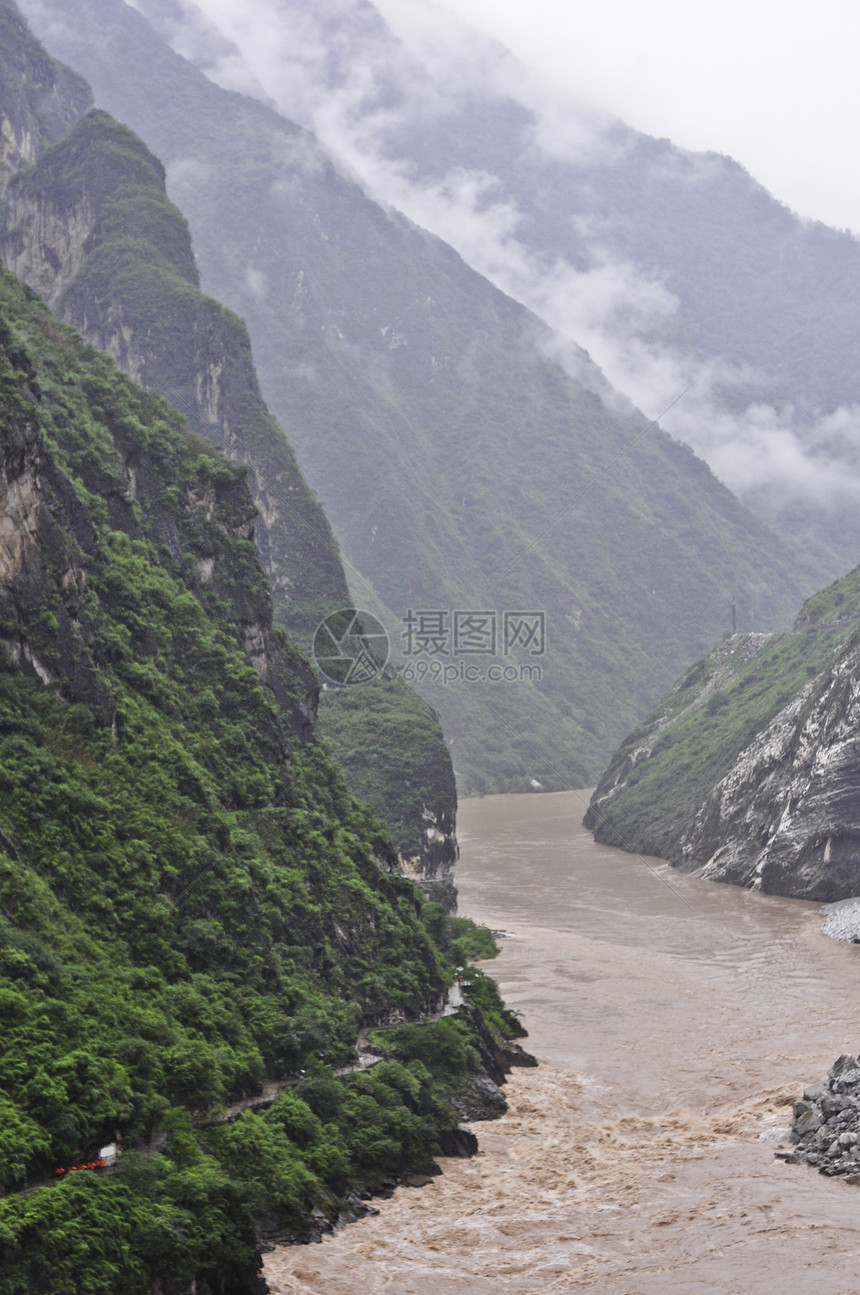 虎皮河谷荒野国家岩石悬崖森林蓝色峡谷草地旅行远足图片