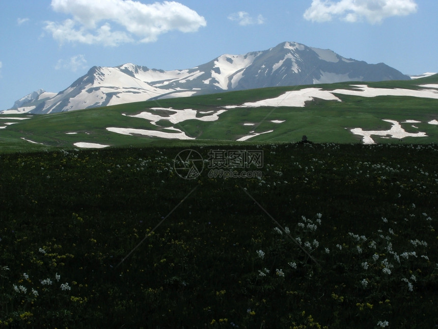 阿尔卑斯山草原草甸旅游路线距离旅行冰川山脉高山天空风景图片