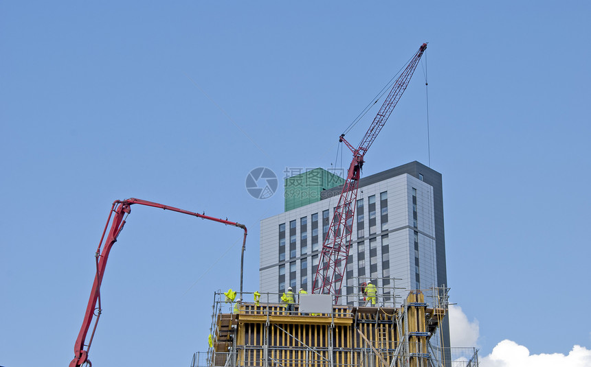 Crane塔和混凝土泵图片