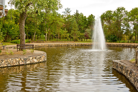 瓦斯卡纳湖喷泉高清图片