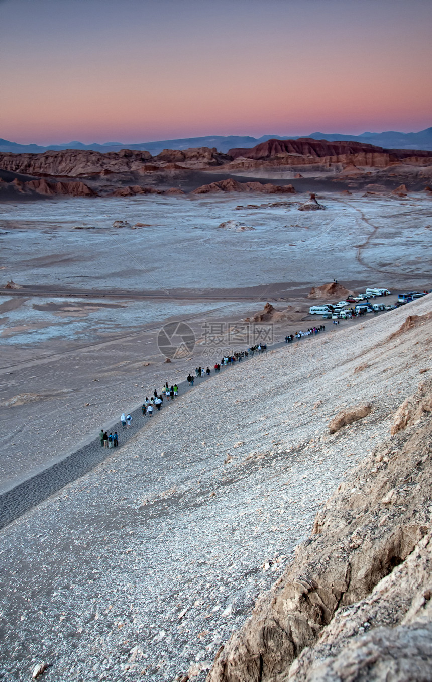 回家月亮沙漠日落干旱岩石冒险旅行旅游图片