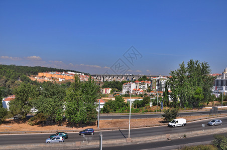 葡萄牙 里斯本 过去生活 真实生活的历史街道汽车墙壁建筑物建筑学痛苦天空城市纪念碑土地背景图片
