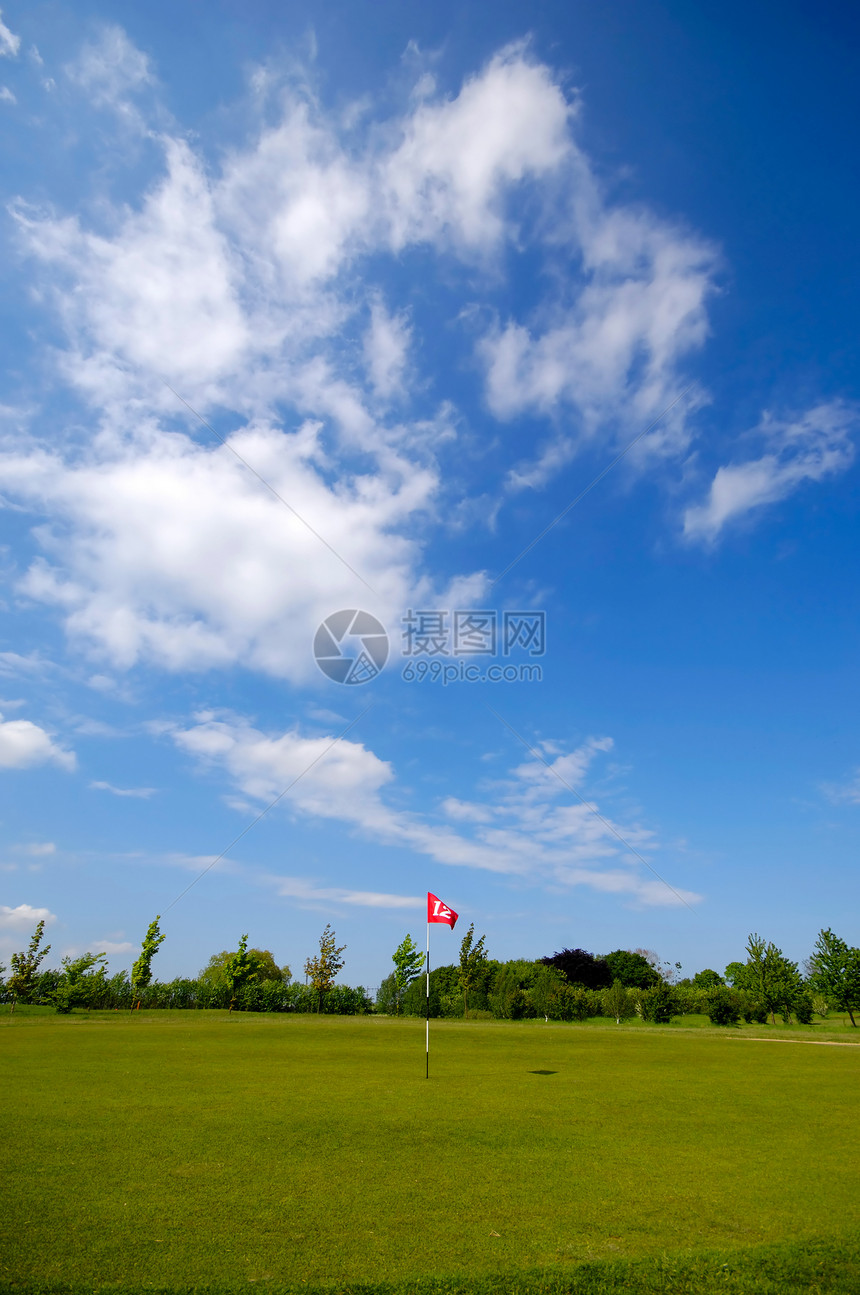 高尔夫球场乐趣草地自由运动假期晴天天空车道空气爱好图片