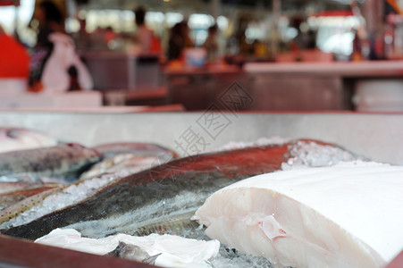 鱼市场店铺食物健康红色销售午餐贝类国王烹饪海洋鱼片高清图片素材