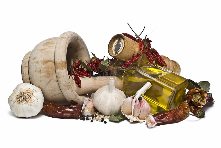 地中海香料和橄榄油平底锅豆子瓶子辣椒食物砂浆烹饪叶子静物胡椒图片