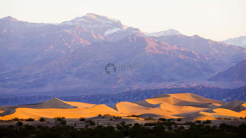 卡利福恩死亡谷国家公园水井沙沙沙沙沙丘外观位置风景沙丘干旱起伏流沙世界山脉沙漠图片