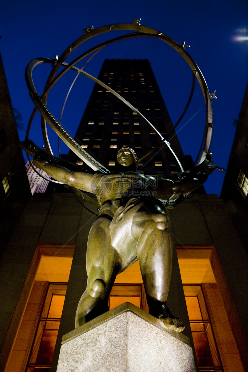 美国纽约市洛克菲勒中心阿特拉斯雕像图片