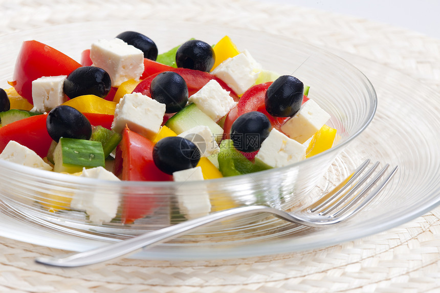 希腊沙拉食物营养食品叉子静物美食盘子黄瓜内饰胡椒图片