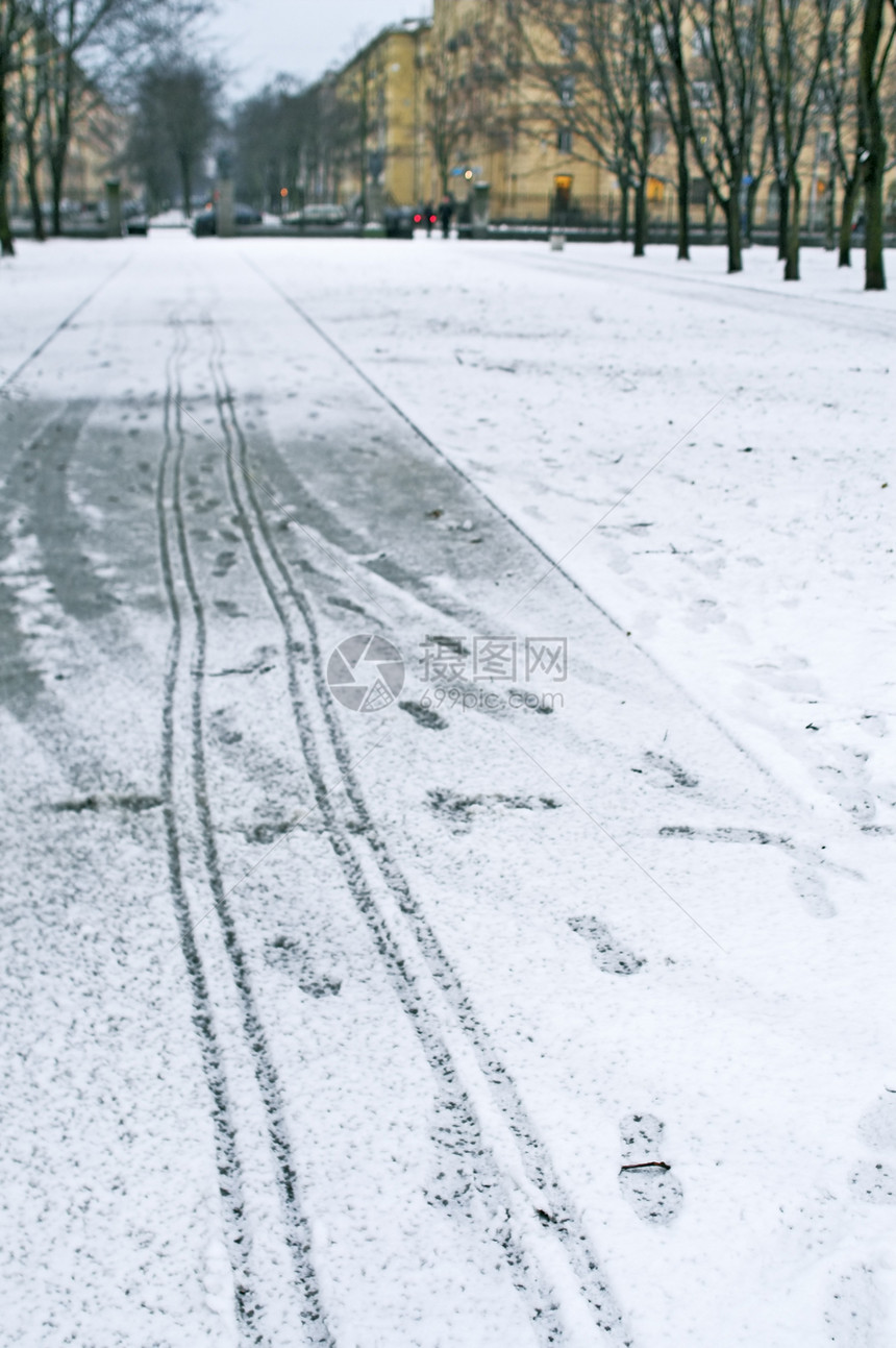 雪上脚印车轮路面下雪线条小路胡同脆皮脚步风暴日光图片