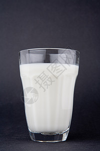 牛奶奶健康营养静物玻璃白色背景图片