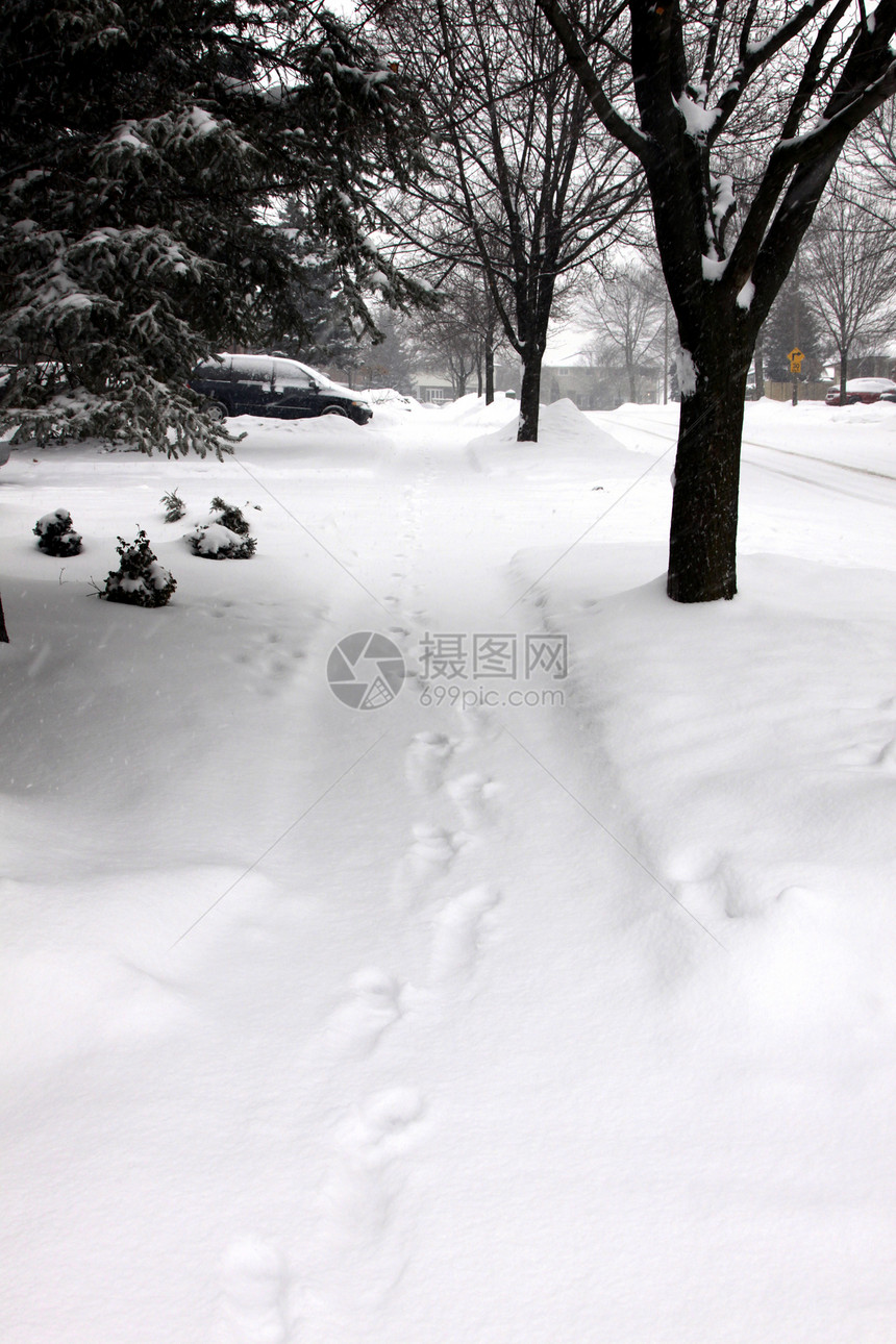 潜水艇的暴风雪图片